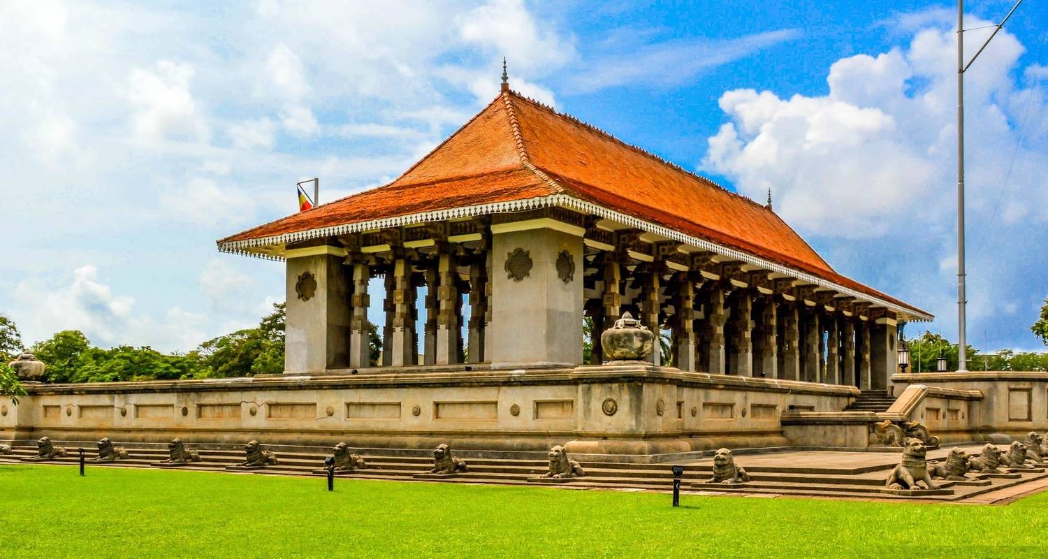 Rendezvous with Sri Lanka's Highlights in 15 Days